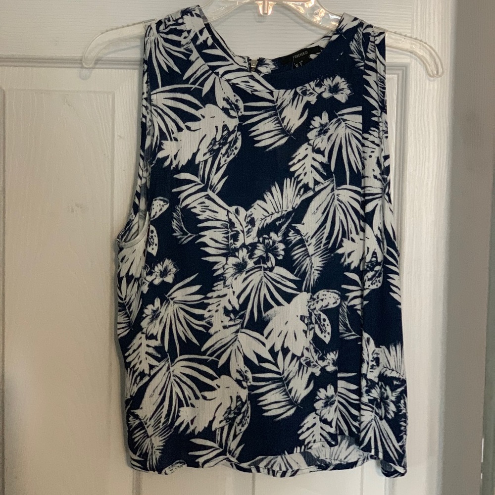 Sleeveless Woven Top - Navy blue & Cream